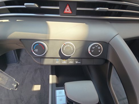 New 2025 Hyundai Elantra SE image 20