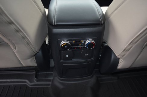 Used 2023 Ford Explorer Limited image 12
