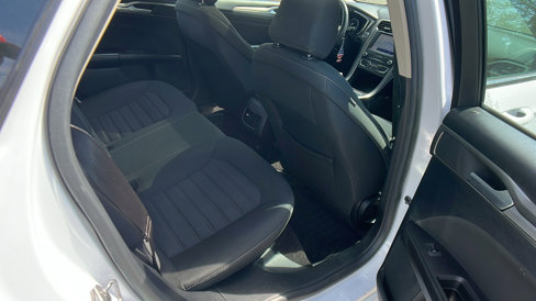 Used 2020 Ford Fusion SE image 21