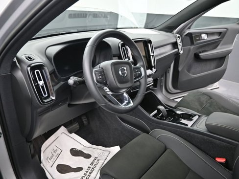 Certified 2023 Volvo XC40 Recharge Ultimate image 14