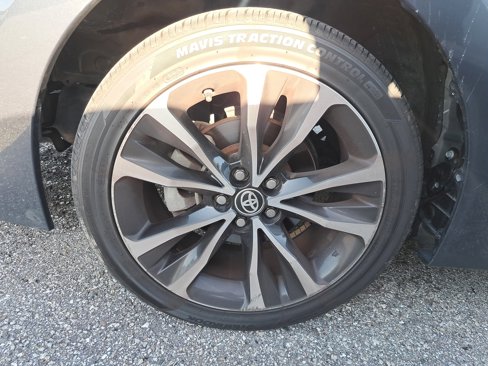 Used 2019 Toyota Corolla SE image 2