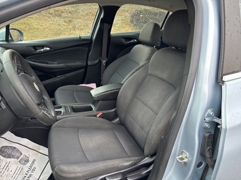 Used 2017 Chevrolet Cruze LT image 7