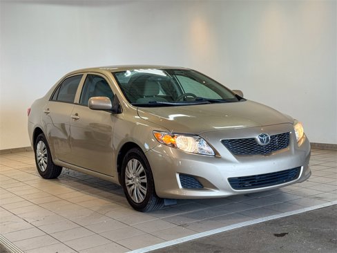 Used 2010 Toyota Corolla LE image 3