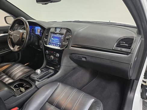 Used 2020 Chrysler 300 S image 23