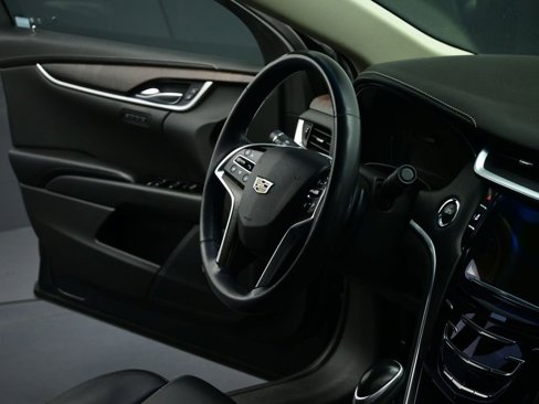 Used 2018 Cadillac XTS Luxury image 32
