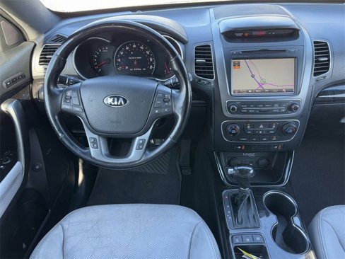 Used 2014 Kia Sorento SX image 3