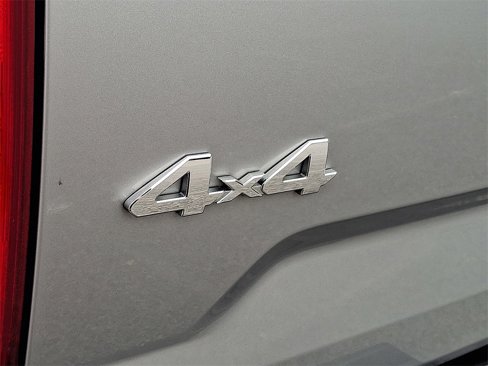 Used 2015 Toyota Tundra SR5 w/ SR5 Upgrade Package image 29