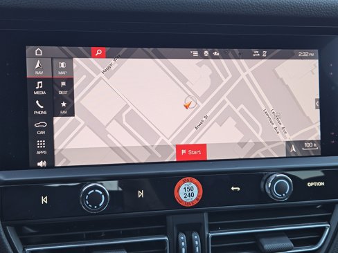Used 2025 Porsche Macan image 17
