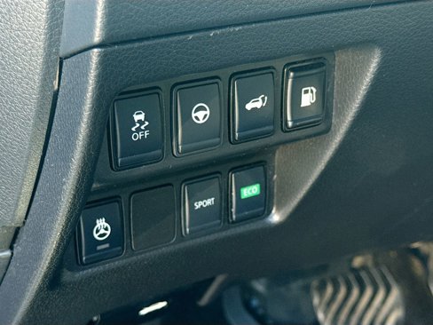 Used 2020 Nissan Rogue SV w/ Sun & Sound Touring Package image 10