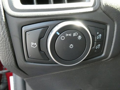 Used 2017 Ford Focus SE image 22