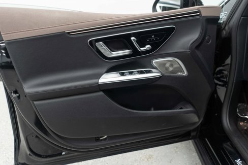 Used 2023 Mercedes-Benz EQE 500 4MATIC Sedan image 15