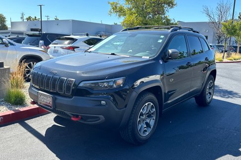 Used 2020 Jeep Cherokee Trailhawk image 2
