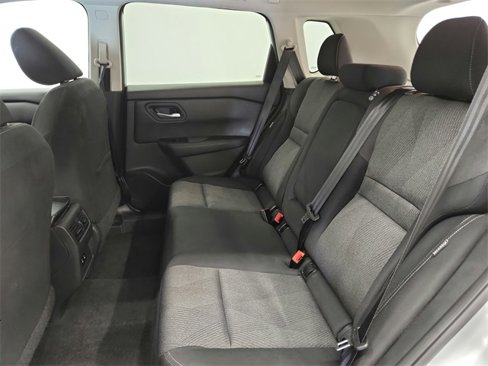 Used 2024 Nissan Rogue SV image 26