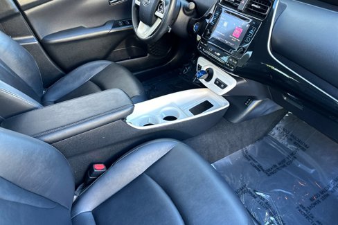 Used 2017 Toyota Prius Four image 31