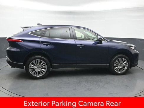 Certified 2022 Toyota Venza XLE image 8