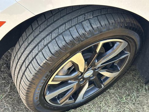 Used 2022 Chevrolet Equinox Premier image 16