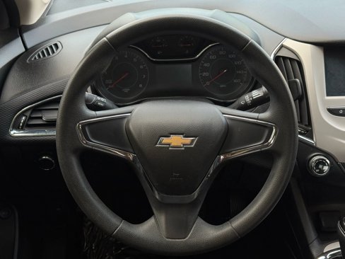 Used 2017 Chevrolet Cruze LS image 28