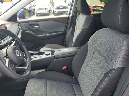 Used 2023 Nissan Rogue SV image 21