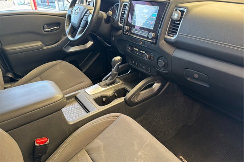 Used 2022 Nissan Frontier SV image 18