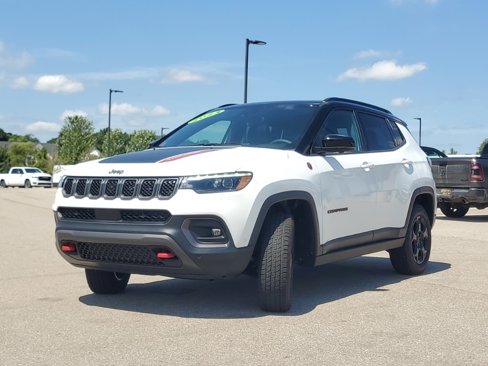 Used 2023 Jeep Compass Trailhawk w/ Trailhawk Elite Group image 4