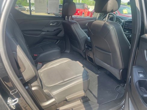 Used 2022 Chevrolet Traverse LT image 12
