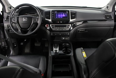 Used 2017 Honda Pilot Touring image 11