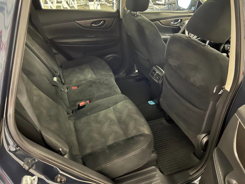 Used 2015 Nissan Rogue SV w/ SV Moonroof Package image 15
