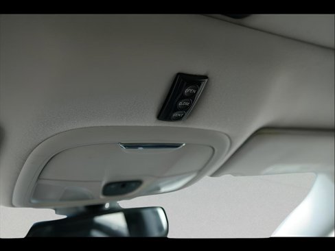 Used 2018 Jeep Cherokee Latitude Plus w/ Cold Weather Group image 23