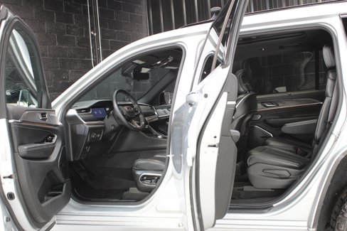 Used 2021 Jeep Grand Cherokee L Overland w/ Advanced Protech Group III image 25