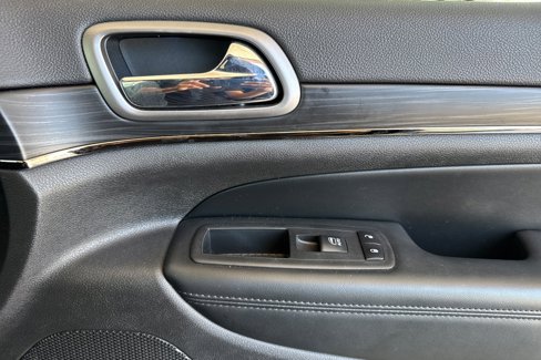 Used 2020 Jeep Grand Cherokee Limited X image 20
