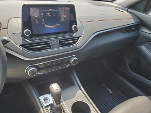 Used 2022 Nissan Altima 2.0 SR image 26