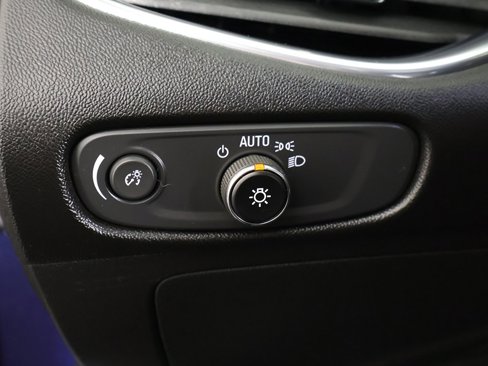 Used 2017 Chevrolet Malibu LT image 34