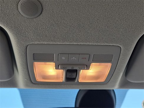 Certified 2021 Hyundai Venue SEL w/ Premium Package image 19