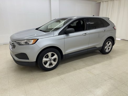 Used 2020 Ford Edge SE image 1