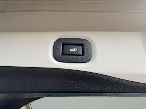 Used 2015 Nissan Rogue SL w/ SL Premium Package image 10
