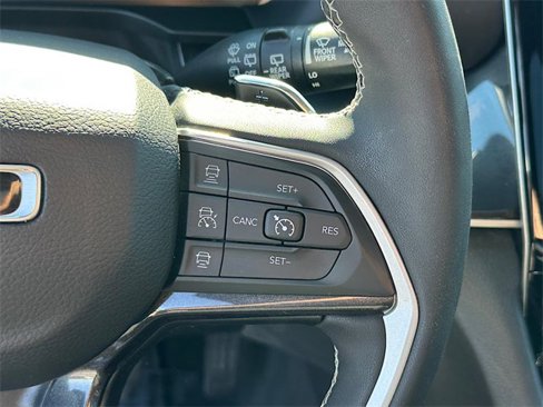 Used 2023 Jeep Grand Cherokee L Laredo image 21