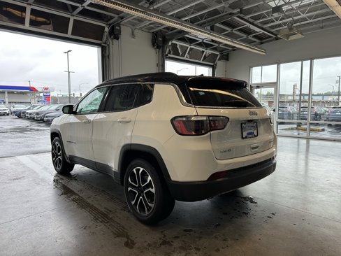 Used 2024 Jeep Compass Limited image 5