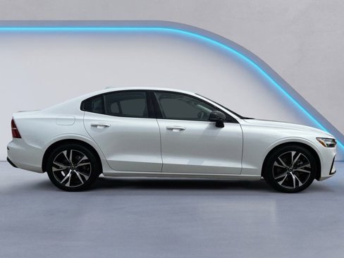 Certified 2024 Volvo S60 B5 Core image 4