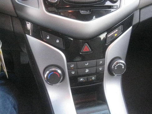 Used 2014 Chevrolet Cruze LS image 15