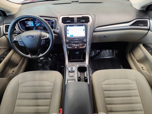 Used 2019 Ford Fusion SE image 16