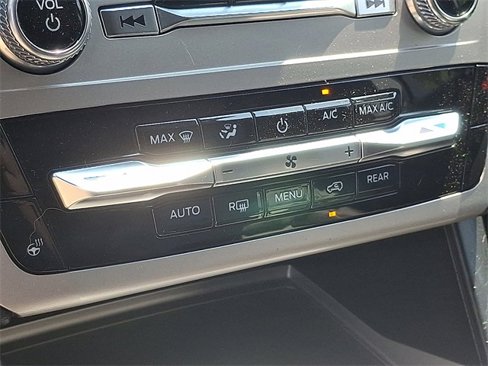 Used 2023 Ford Explorer XLT w/ Equipment Group 202A image 19