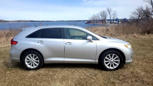 Used 2012 Toyota Venza LE image 2