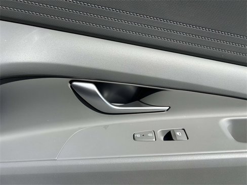 Certified 2024 Hyundai Elantra SEL image 9