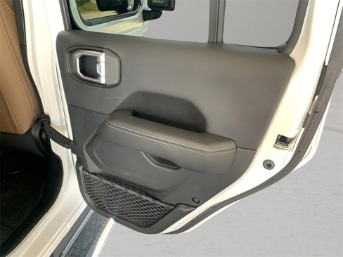 Used 2020 Jeep Wrangler Unlimited Sahara image 22