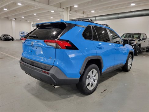 Used 2020 Toyota RAV4 LE image 8
