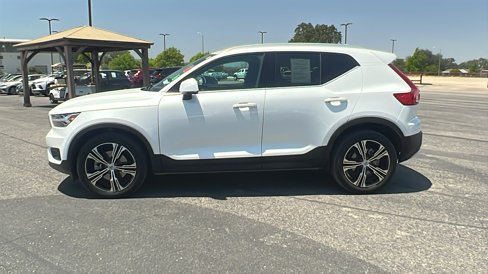 Used 2022 Volvo XC40 T4 Inscription w/ Advanced Package image 6