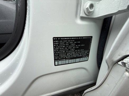 Certified 2022 Volkswagen Tiguan SEL R-Line image 38