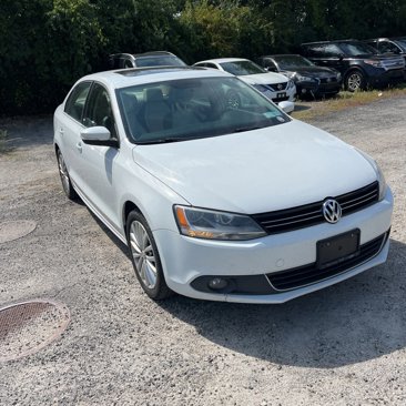 Used 2014 Volkswagen Jetta SEL image 1