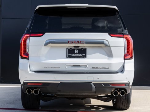 Used 2022 GMC Yukon Denali w/ Denali Premium Package image 7