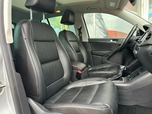 Used 2017 Volkswagen Tiguan Sport image 16